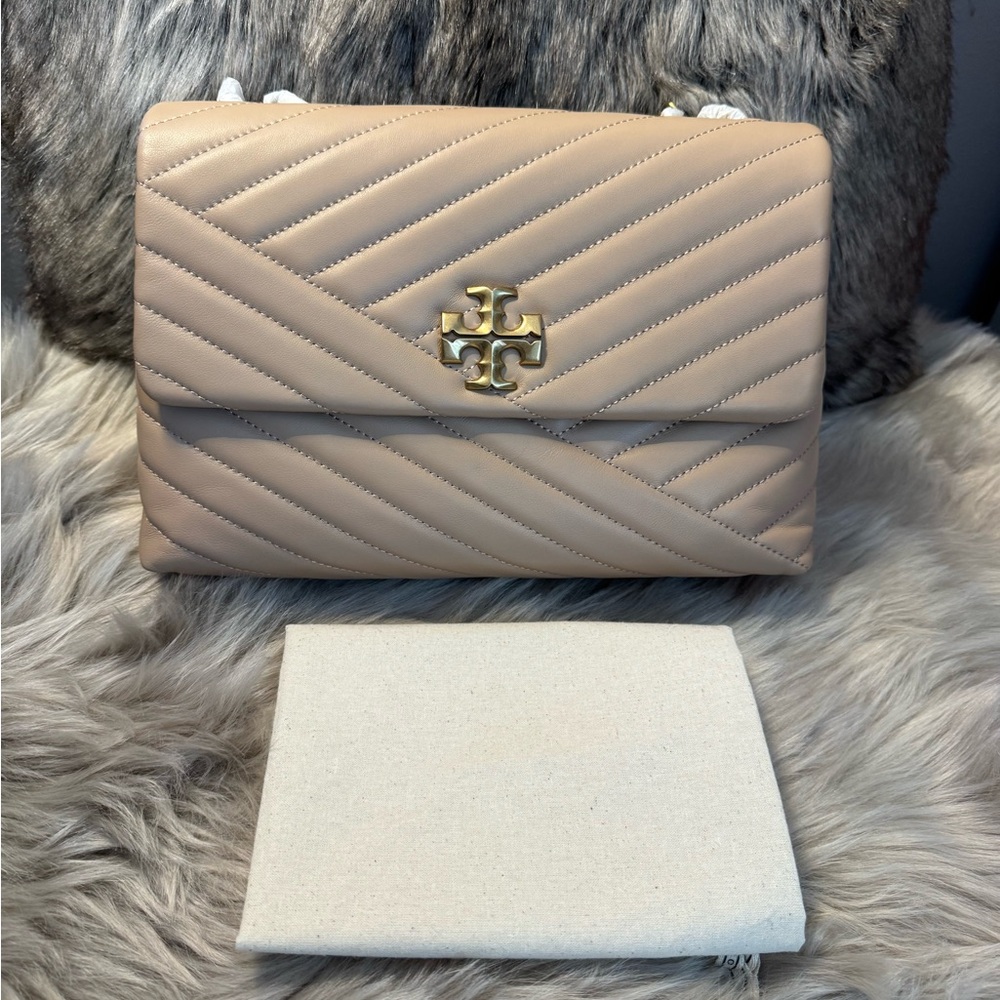 Tory Burch Kira Convertible Quilted Shoulder Bag - Picture 16 of 16